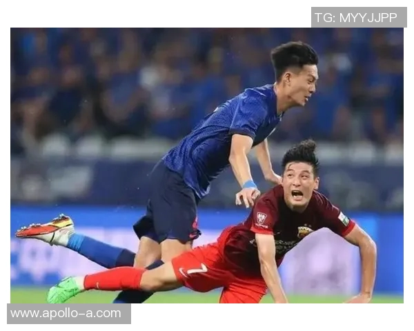 上海上港与北京国安激战正酣谁能在这场巅峰对决中笑到最后